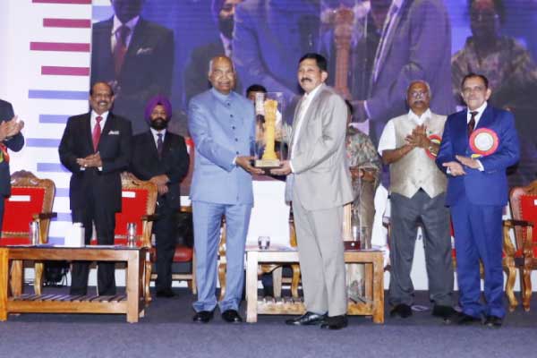 बैंक ऑफ महाराष्ट्र ने राष्ट्रीय स्तर पर सर्वश्रेष्ठ सार्वजनिक क्षेत्र के बैंक (बड़े के अलावा) का पुरस्कार जीता