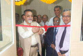 Inaugurates e-banking lounge